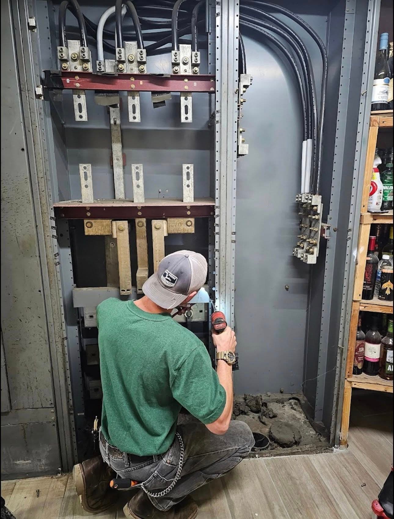 Why Los Angeles Businesses Trust a Licensed Electrical Contractor for Commercial and Factory Repairs